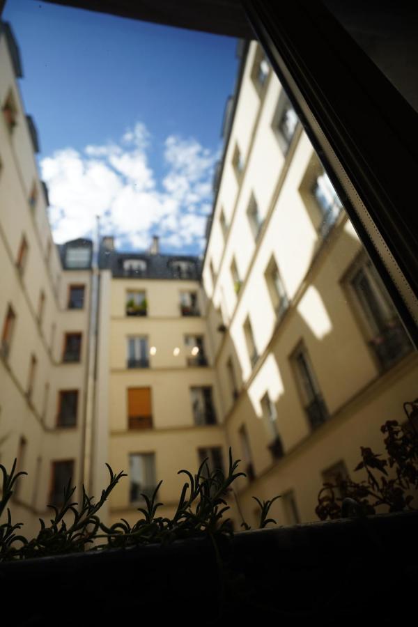Charmant Studio Au Calme Et Bien Desservi Paris Exterior photo
